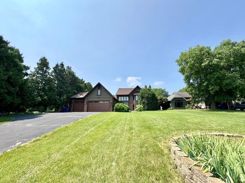 5795 Otter Lake Rd, White Bear Tp, MN, 55110-6449 | Card Image