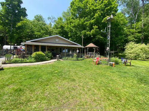 175 W Point Dr, Burks Falls, ON, P0A1C0 | Card Image