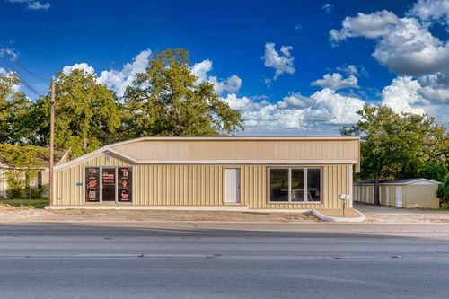1709 N Llano St, Fredericksburg, TX, 78624-2918 | Card Image