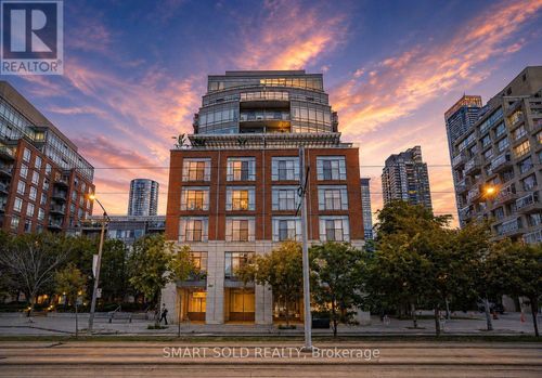 ph01e-500 Queens Quay W, Toronto, ON, M5V3K8 | Card Image