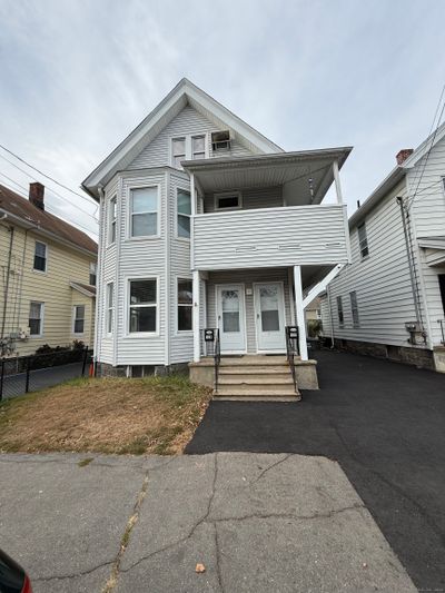 122 Wheeler Avenue, Home with 5 bedrooms, 3 bathrooms and 2 parking in Bridgeport CT | Image 1