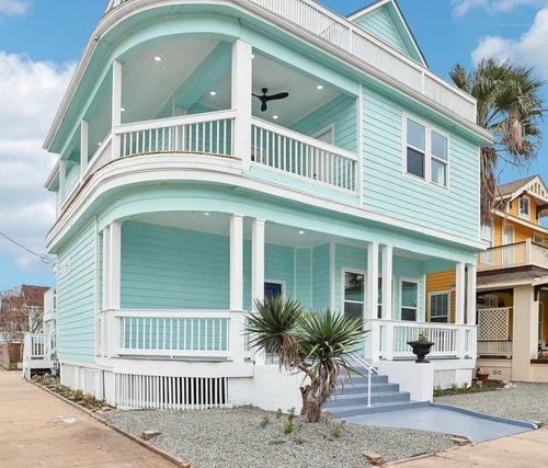 2326 Avenue P, Galveston, TX, 77550-7932 | Card Image