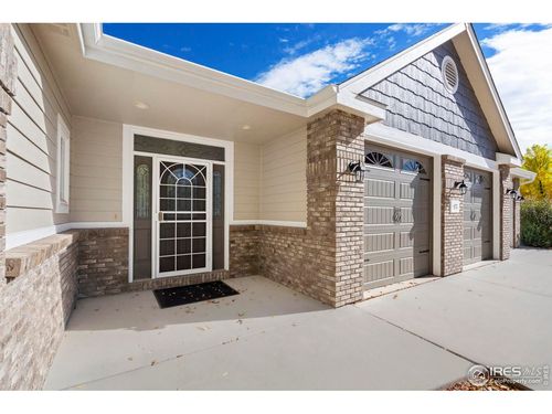 975 Norway Maple Dr, Loveland, CO, 80538-5643 | Card Image