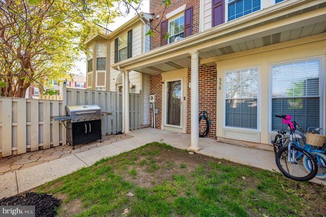 558 Hollyberry Way, Townhouse with 3 bedrooms, 3 bathrooms and null parking in FREDERICK MD | Image 4
