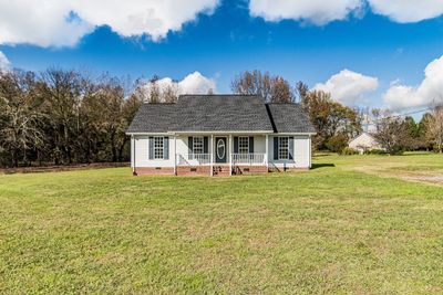 9 Bridgefield Dr, House other with 3 bedrooms, 2 bathrooms and null parking in Fayetteville TN | Image 1