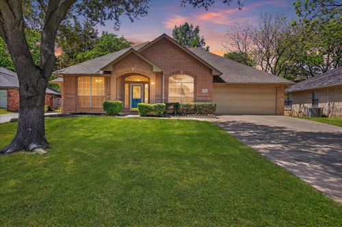 7637 Jill Ct, North Richland Hills, TX, 76182-7446 | Card Image