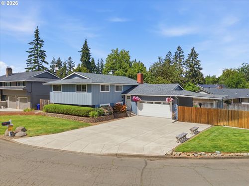7130 Shawn Ct, Gladstone, OR, 97027-1124 | Card Image