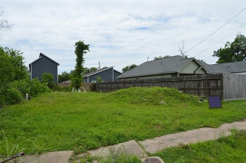 5603 Bacher St, Houston, TX, 77028-5305 | Card Image