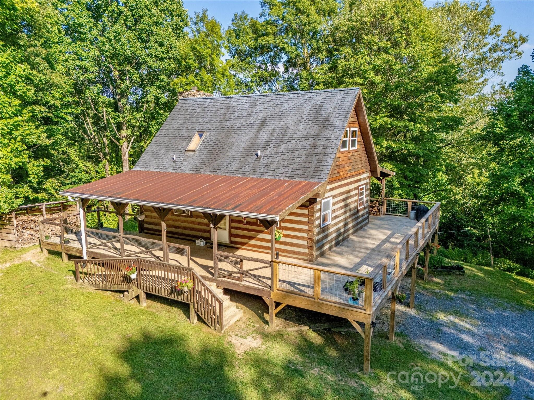 Poplar Gap Rd, Hot Springs, NC 28743