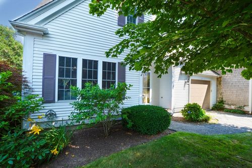 17-17 Stratford Rdg, Mashpee, MA, 02649-6405 | Card Image