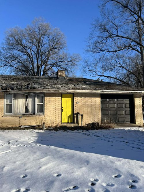 130 E Wood St, Oxford, WI, 53952-9031 | Card Image