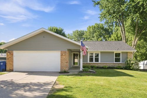1503 W 46th Pl, Davenport, IA, 52806-3614 | Card Image