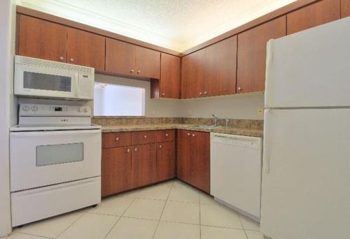 apt-204-2700 Casita Way, Delray Beach, FL, 33445-4579 | Card Image