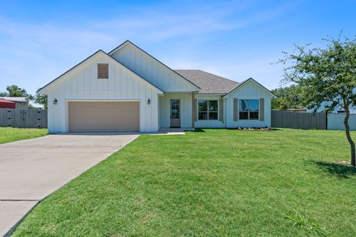 103 W Tomlinson St, Florence, TX, 76527-4736 | Card Image
