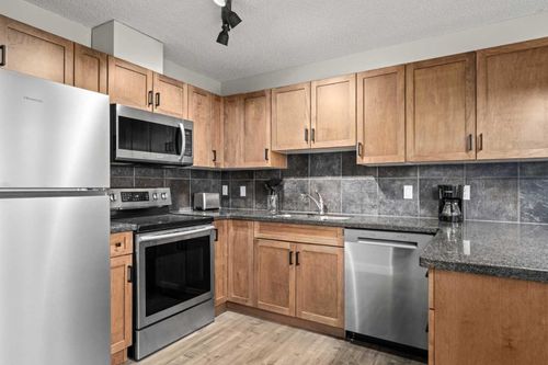 8-301 Village Mews Sw, Calgary, AB, T3H2L3 | Card Image