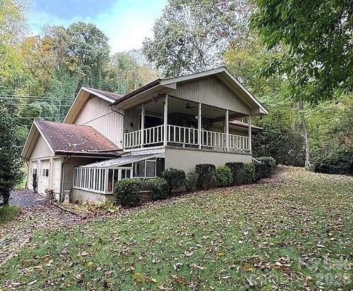 30 Brier Ln, Maggie Valley, NC, 28751-9603 | Card Image