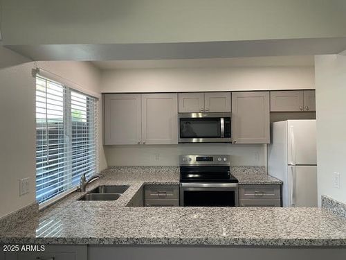 b-916 S Hacienda Dr, Tempe, AZ, 85281-4427 | Card Image