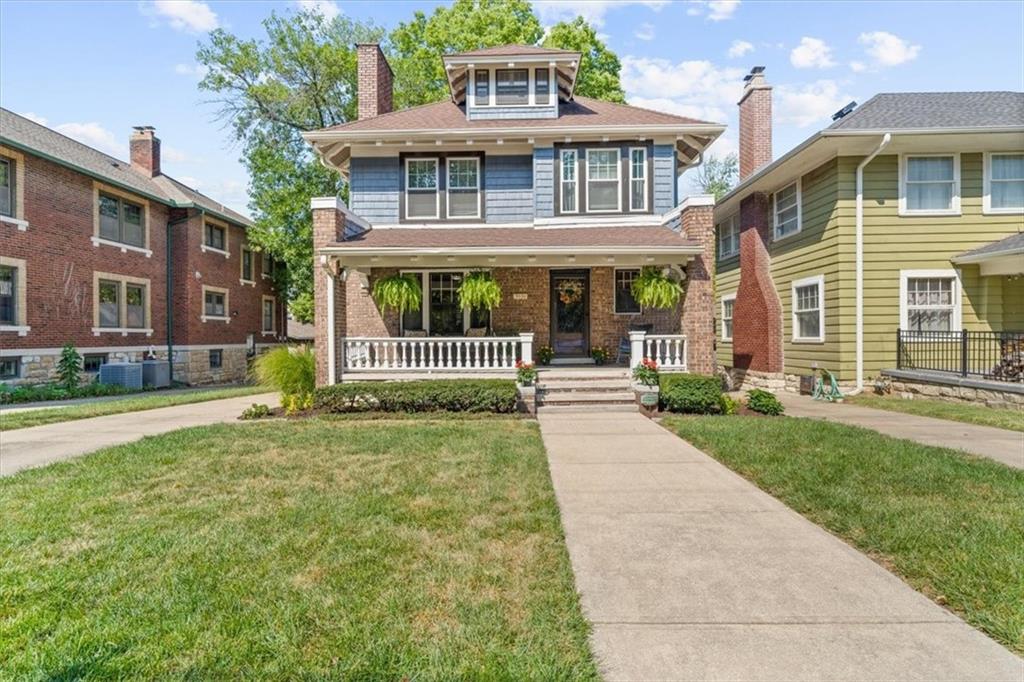 Cherry St, Kansas City, MO 64109