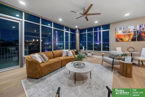 apt-304-444 Riverfront Plz, Omaha, NE, 68102-4241 | Card Image