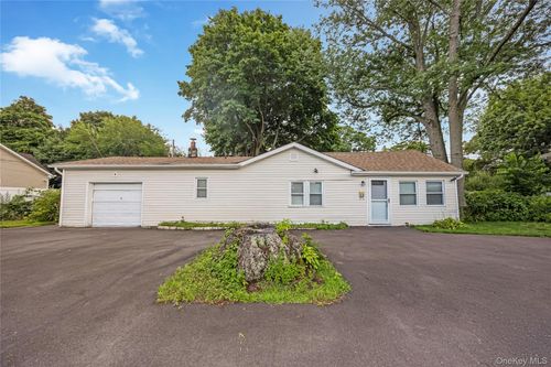 20 Buchanan Ave, Wyandanch, NY, 11798-2504 | Card Image