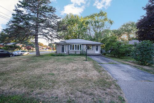 35 Lynn Park Ave, Port Dover, ON, N0A1N5 | Card Image
