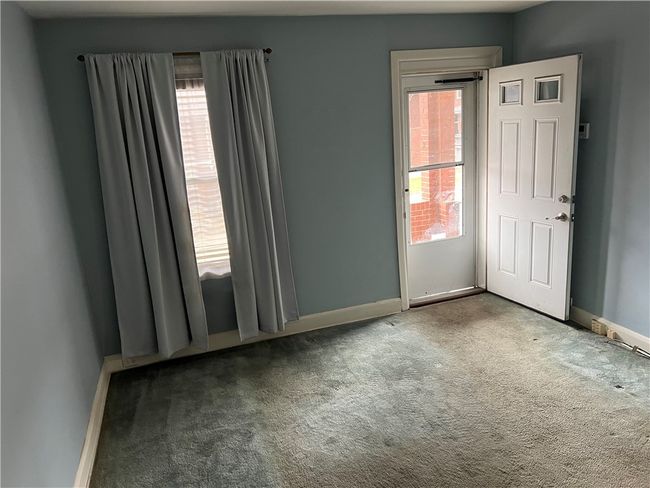 545 Howard St, Townhouse with 2 bedrooms, 1 bathrooms and null parking in E Pittsburgh PA | Image 4