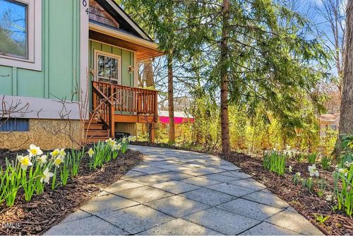 104 Hiawassee Avenue, Black Mountain, NC, 28711 | Card Image