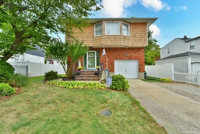 1981 Briggs Street, House other with 5 bedrooms, 3 bathrooms and null parking in Bellmore NY | Image 1