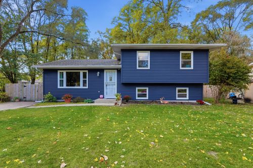 2140 Union St, Lake Station, IN, 46405-1223 | Card Image