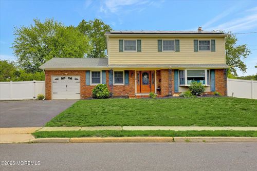 18 Taunton Dr, Howell, NJ, 07731-2118 | Card Image