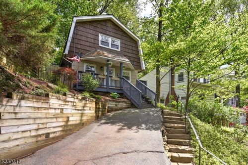 8 Cliffside Trl, Denville, NJ, 07834-2008 | Card Image