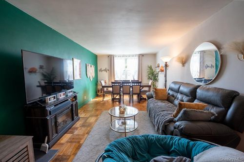 apt-c25-1304 Midland Ave, Yonkers, NY, 10704-1441 | Card Image