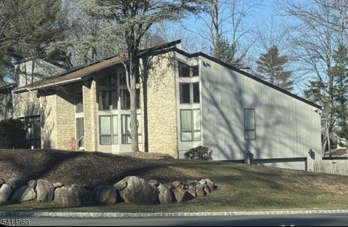 22 Post Ln, Livingston, NJ, 07039-4907 | Card Image