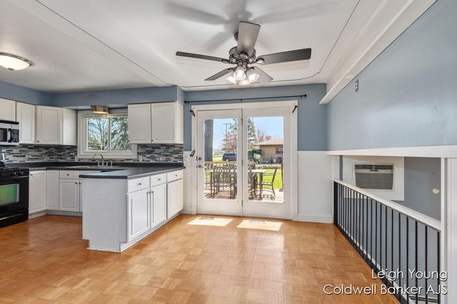 Dining Area | Image 14