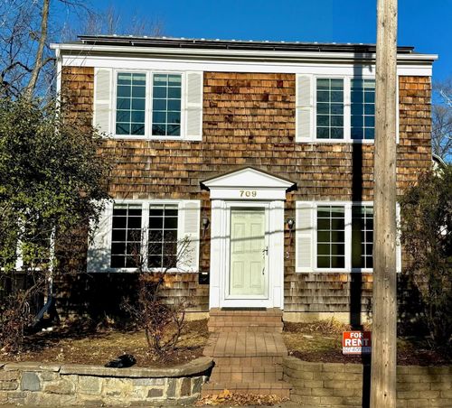 709 Wayzata Blvd E, Wayzata, MN, 55391-1738 | Card Image