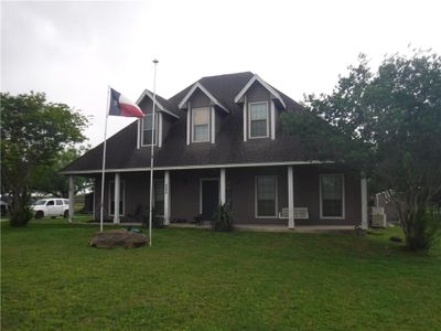 225 House Avenue, House other with 4 bedrooms, 2 bathrooms and 6 parking in Sandia TX | Image 2