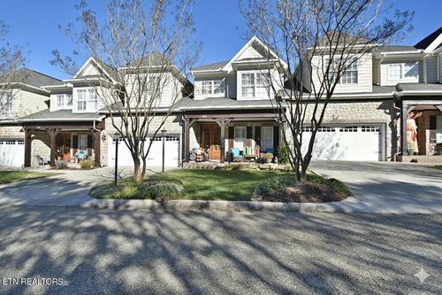 10111 Autumn Valley Ln, Knoxville, TN, 37922-4256 | Card Image