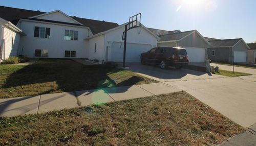 1557 34th Ave S, Moorhead, MN, 56560-6967 | Card Image