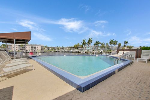 316-313 Lake Cir, North Palm Beach, FL, 33408-5235 | Card Image