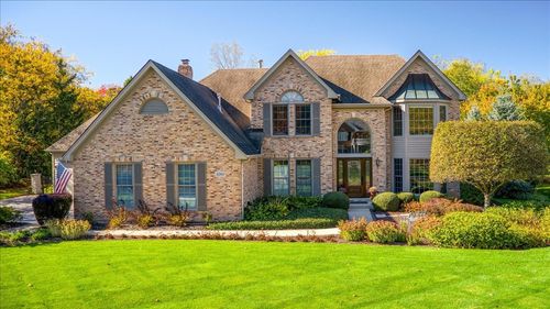 3203 Greenwood Ln, St. Charles, IL, 60175-5628 | Card Image