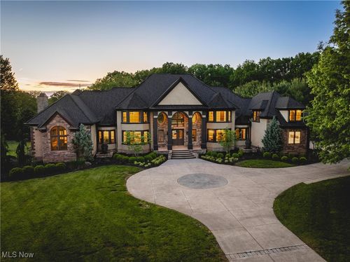 7237 Brycewood Cir Nw, North Canton, OH, 44720-6388 | Card Image