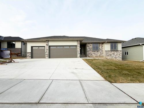 2605 S Glen Haven Pl, Sioux Falls, SD, 57108 | Card Image