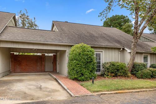 214 River Pl, Jackson, MS, 39211-3020 | Card Image