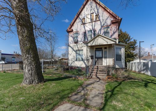 1116 N 2nd St, Clinton, IA, 52732-3747 | Card Image