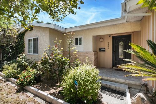 8527 Casaba Ave, Winnetka, CA, 91306-1306 | Card Image