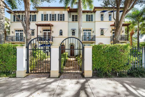 3281 Estancia Ln, Boynton Beach, FL, 33435-6407 | Card Image