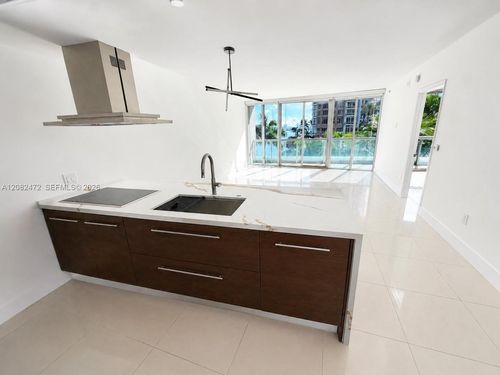 417-465 Brickell Ave, Miami, FL, 33131-2494 | Card Image