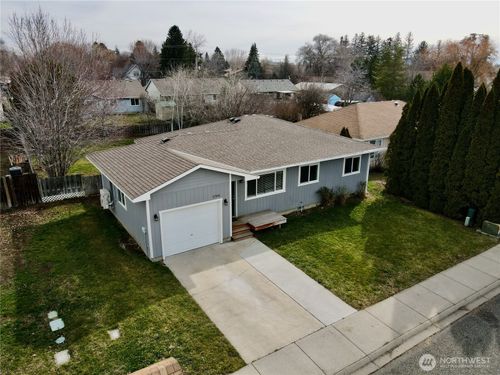1704 N Iowa St, Ellensburg, WA, 98926-2585 | Card Image