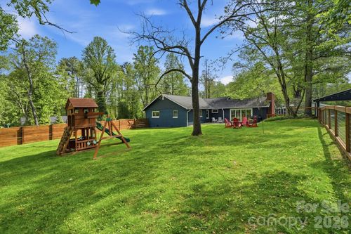 127 Erkwood Dr, Hendersonville, NC, 28739-6256 | Card Image