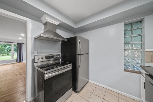 5615 Carlburt St, House other with 3 bedrooms, 3 bathrooms and null parking in West Bloomfield MI | Image 15